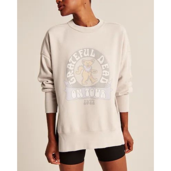 Abercrombie & Fitch Tops - Abercrombie & Fitch Cream Graphic Sweatshirt